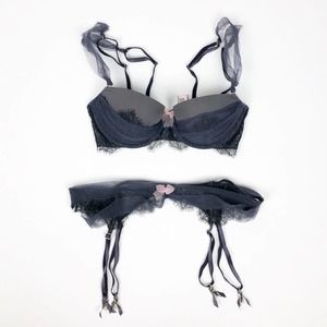 NEW Victoria’s Secret Lace Balconet‎ Garter Set